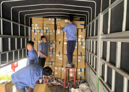 Bốc xếp vận chuyển hàng vải cây